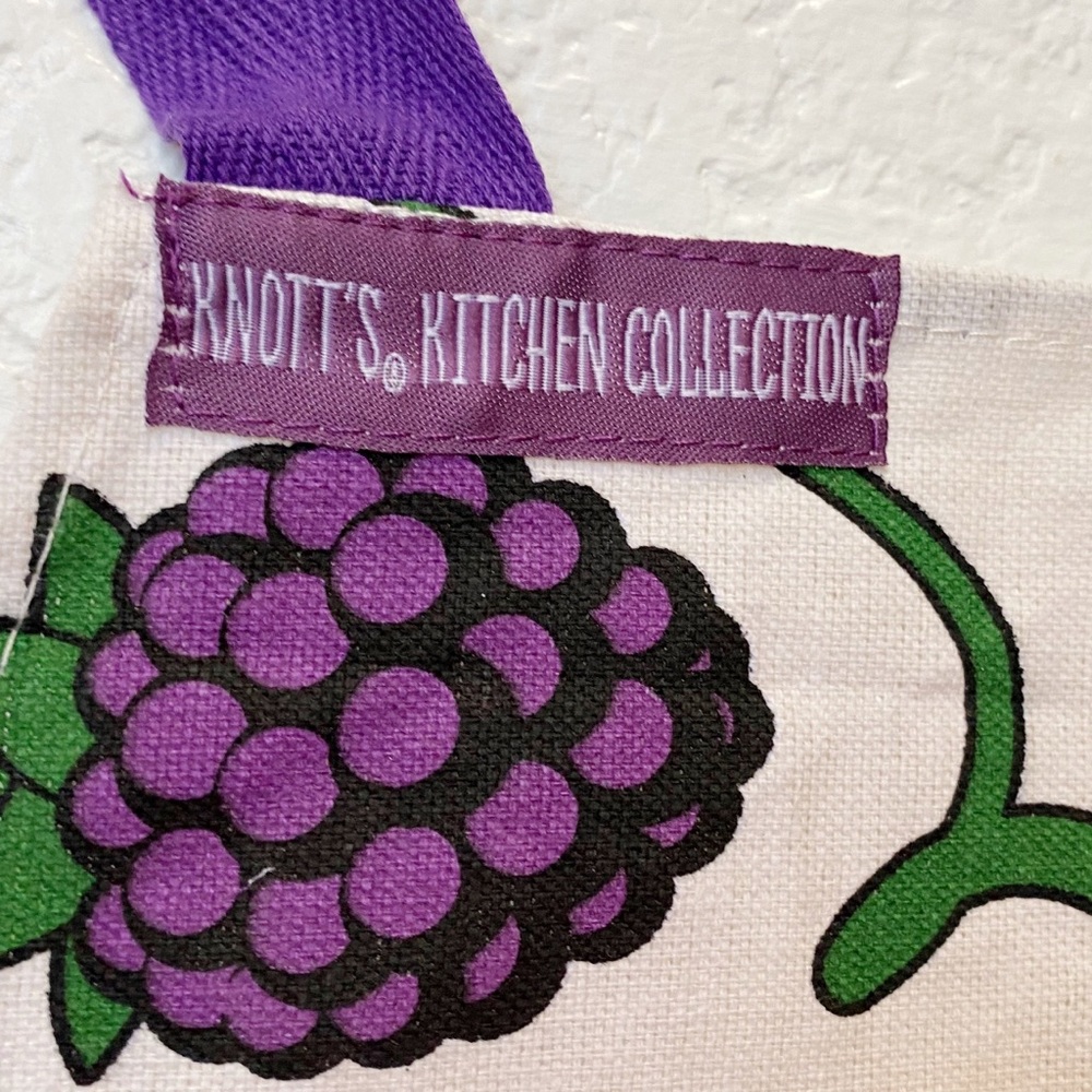 Knott’s Berry Farm Boysenberry Apron